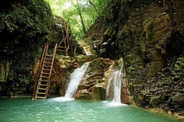 Toegang tot 27 watervallen (wandelen en zwemmen)